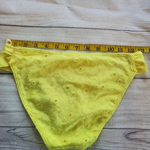 Yellow cute bikini set. Size medium. - Picture 2 of 7